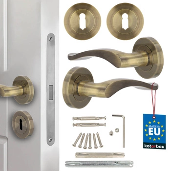 Mâner pentru ușă interior placă scurtă divizat cu rozetă pentru cheie patină