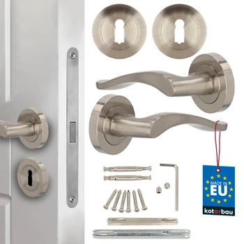 Mâner pentru ușă interior placă scurtă divizat cu rozetă pentru cheie satinat